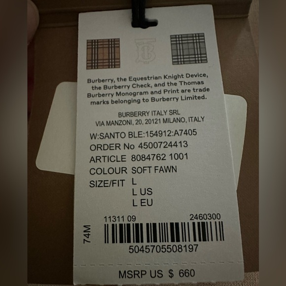 *NWT* BURBERRY Sweatshirt - Picture 6 of 7